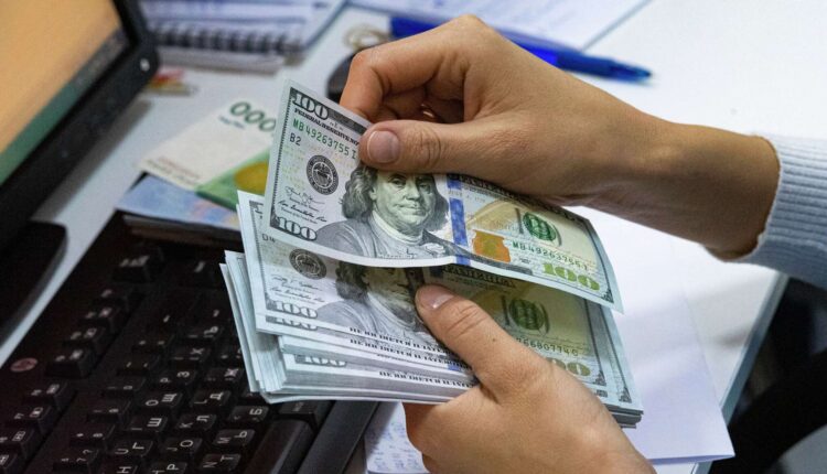 سعر الدولار مقابل الجنيه المصري في السوق السوداء اليوم
